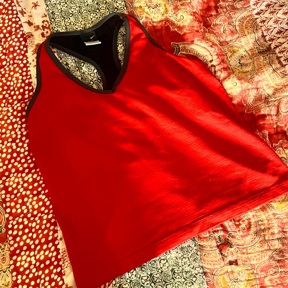 XL Built-In Bra Nike Top